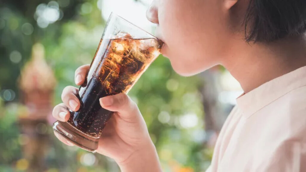 Soda Diet Terlihat Aman, Tapi Diam Diam Bisa Merusak Tubuh