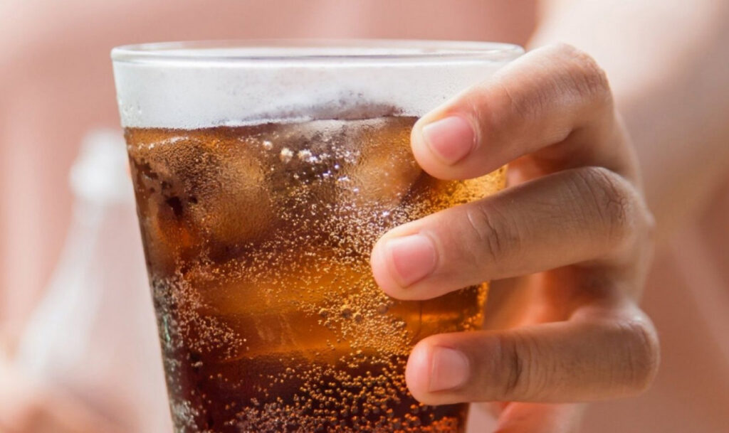 Terungkap! Alasan Mengejutkan Soda Diet Ternyata Tidak Lebih Sehat daripada Soda Biasa