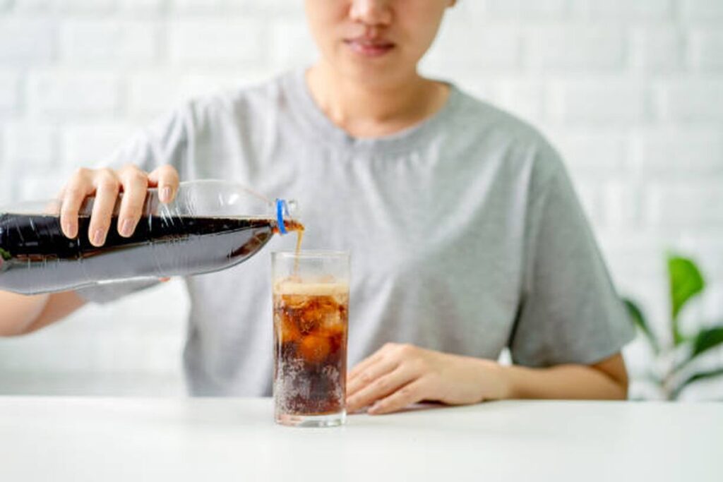 Terungkap! Alasan Mengejutkan Soda Diet Ternyata Tidak Lebih Sehat daripada Soda Biasa