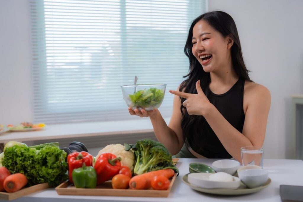 Tren “Eating Your Skincare” Viral, Benarkah Makanan Bisa Bikin Kulit Glowing dari Dalam?