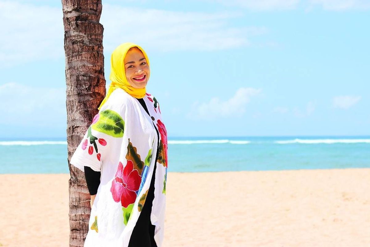 Diet Kenyang Ala Dewi Hughes, Berat Badan Turun Hingga 80 Kilogram!
